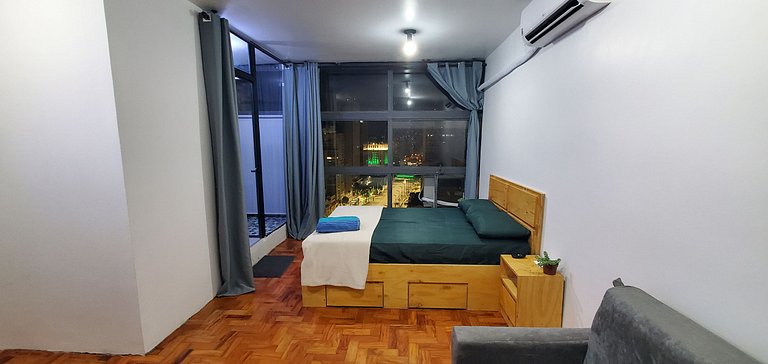 2911 - Mirante Studios - Banheiro com vista pra cidade, cozi
