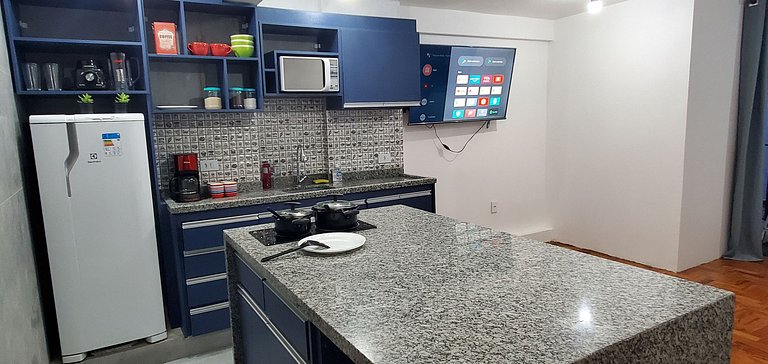 2911 - Mirante Studios - Banheiro com vista pra cidade, cozi